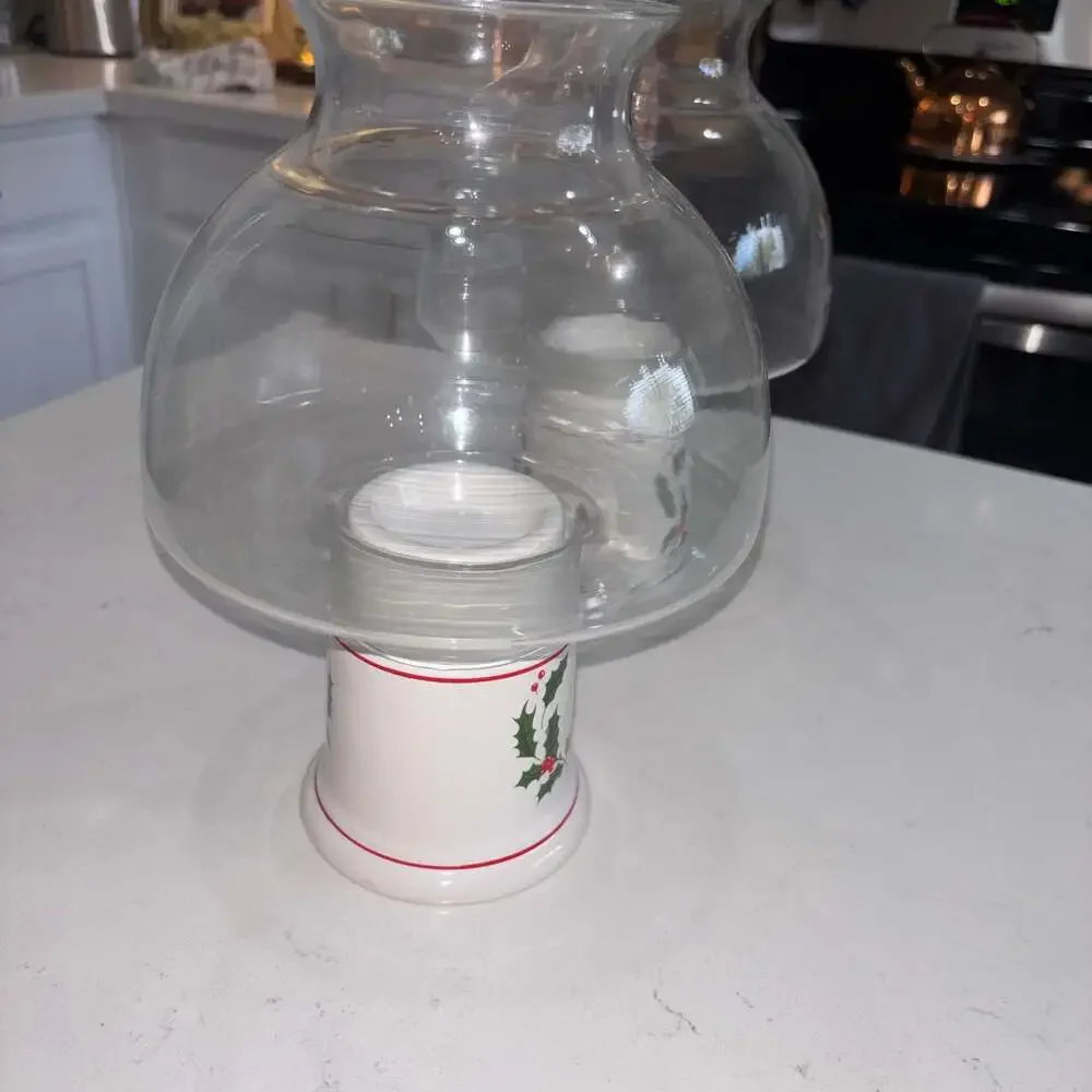 Vintage Classique Christmas Hurricane Lamp Jay Import Co Japan 14-7979